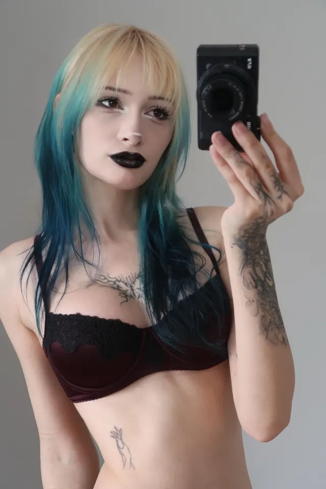 Emo can be kinky in bed