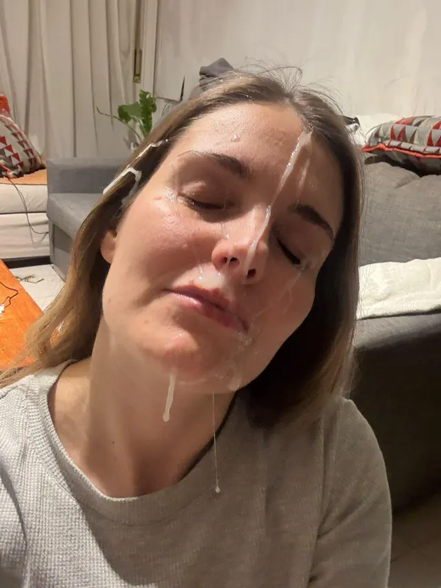 I was thinking the amount of cum was amazing. It was very hot.