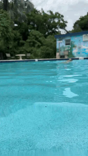 Underwater tittie jiggles!!! 😜🤤🥵😈