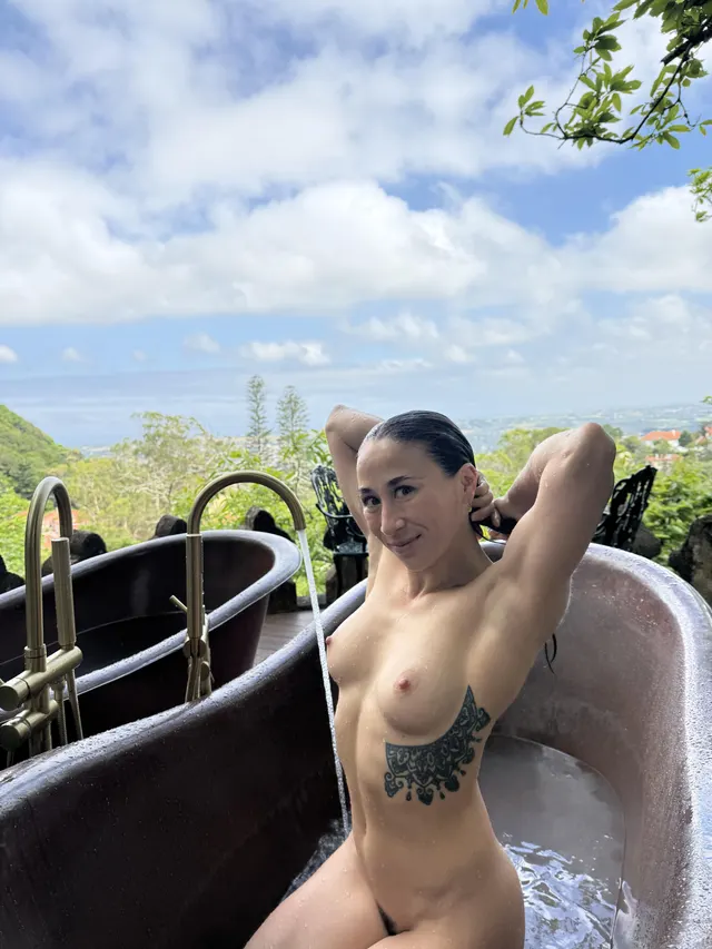 How’s that for my favorite bathtime location!