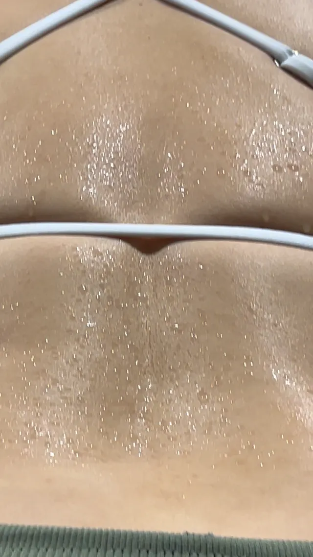 Sweaty back after the stairmaster 💦