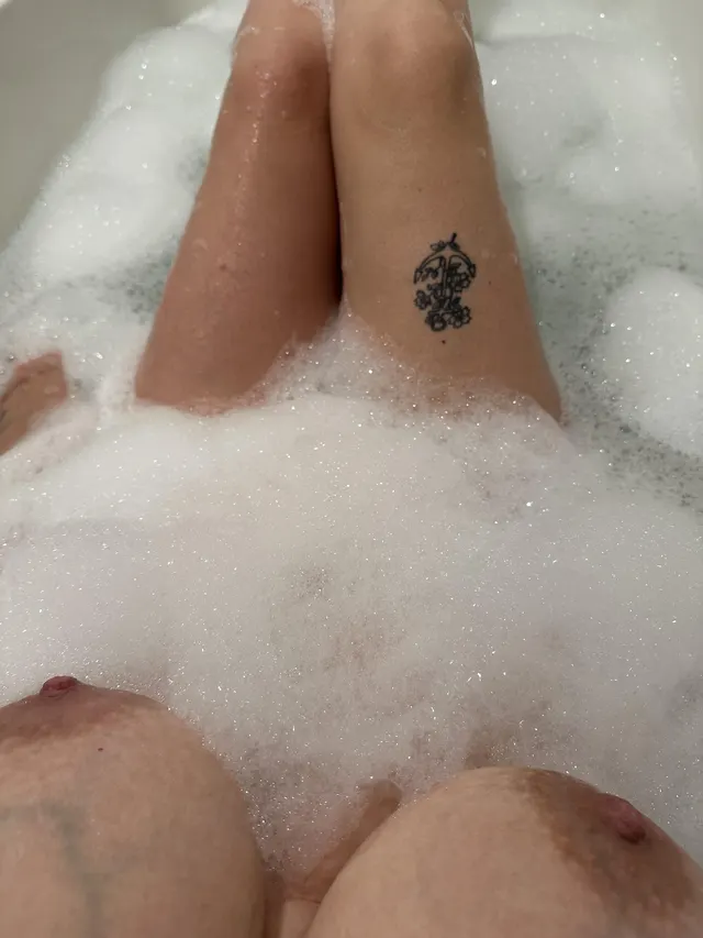 Who wants to bury their face in my tits while I stroke them under the water?