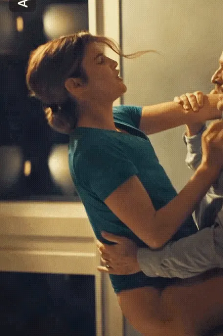 Cobie Smulders (Sharp Corner)