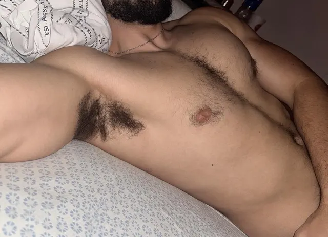 I want someone to worship my ripe pits