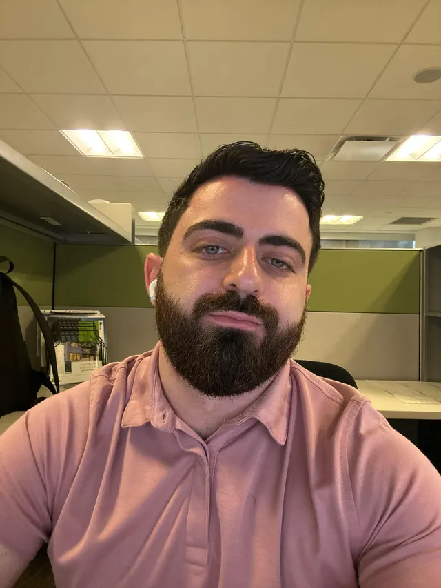 First day wearing short sleeves this year, feeling great 😌