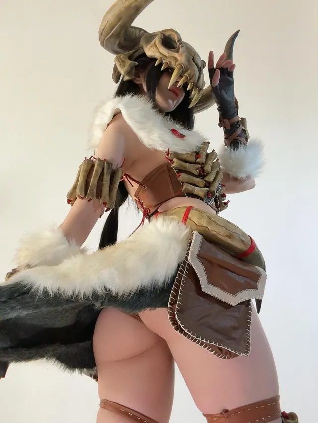 Monster Hunter cosplay by Alina Becker
