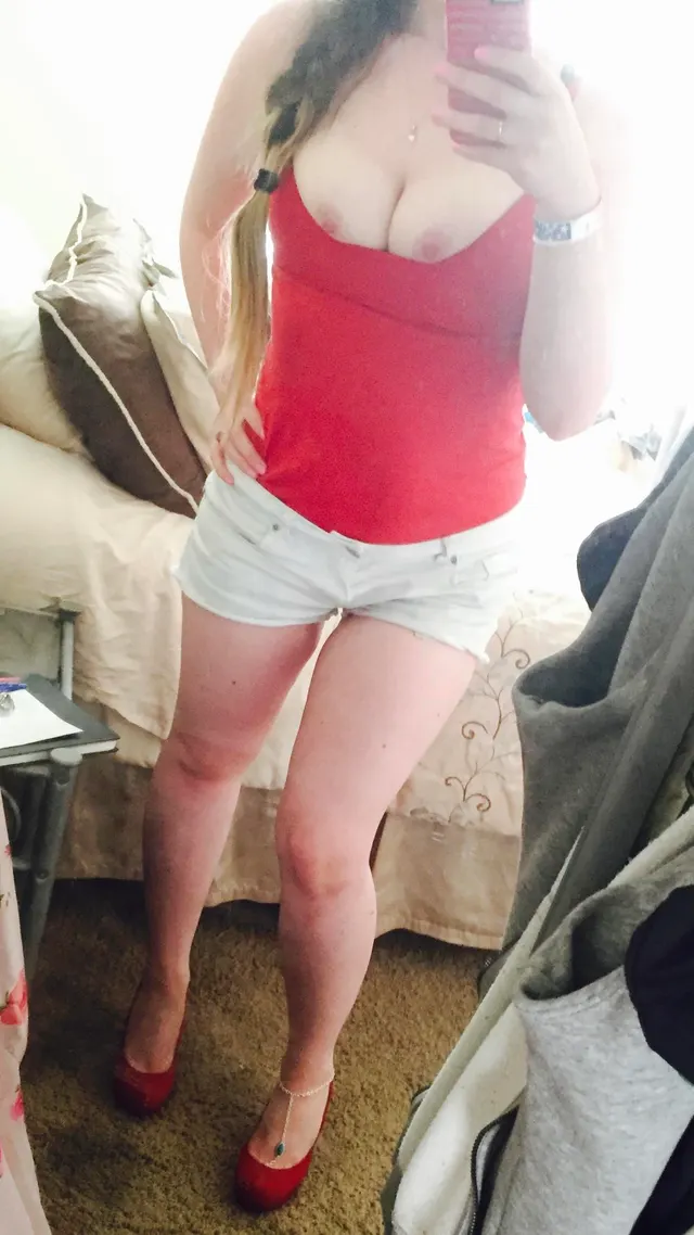 Sent this to my hubby while he was at work. 😈💋