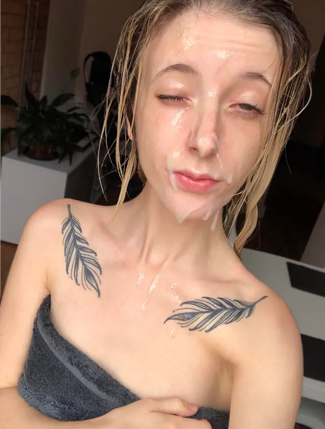 Fresh outta the shower... oh well, I guess it’s good for the skin 🤷🏼‍♀️