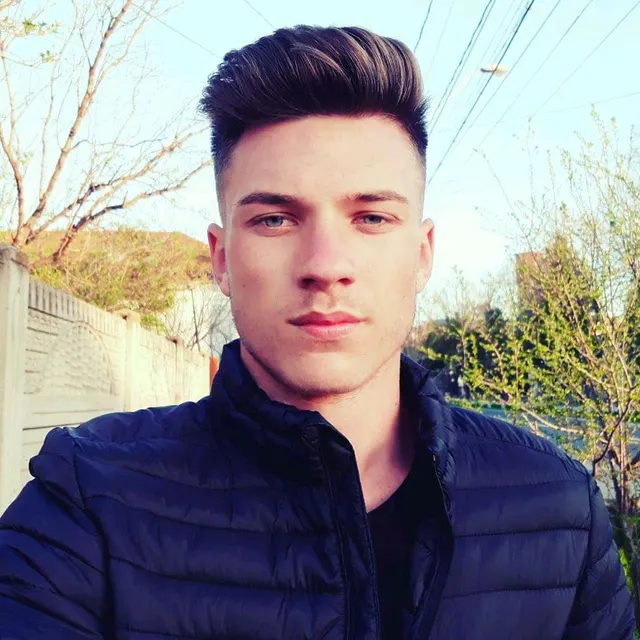 Hi gaybros, first time posting my face on here. Cheers from Romania!