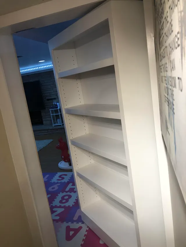 This is the secret door to the nursery. Eventually I’ll put some books or something on the book shelf to make it less obvious. RFID scanner is hidden. The vanillas can’t find me. I’m hiding 😅