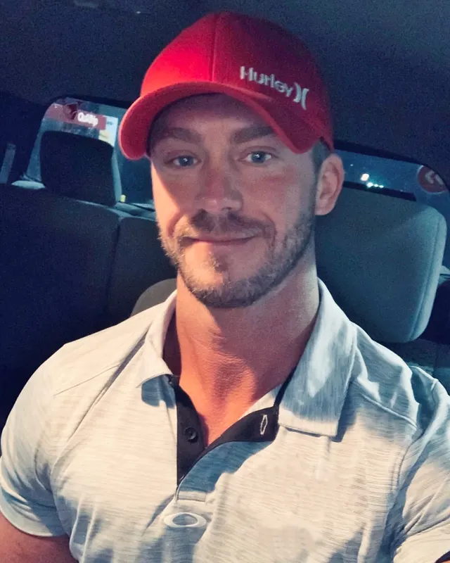 I went out to a bar last night alone and loved it!