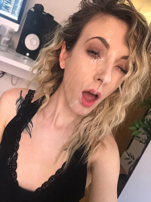 Messy hair, messy face...