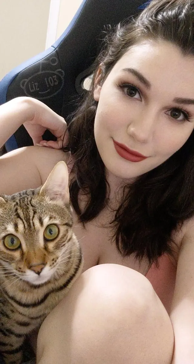 Would you hang out with us? (F)