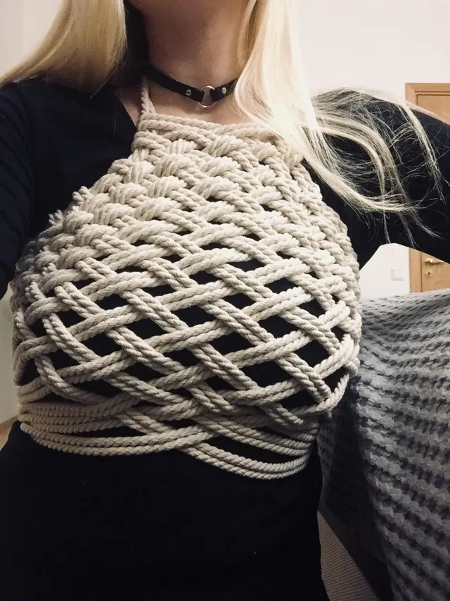 For some reason I can’t post on r/shibari anymore, so thought I’d try here! Self-tying this weave was quite the workout 😅