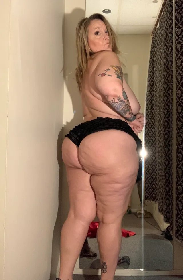 Practise, large album link in comments, xpost r/ClairedeLune, owning 52