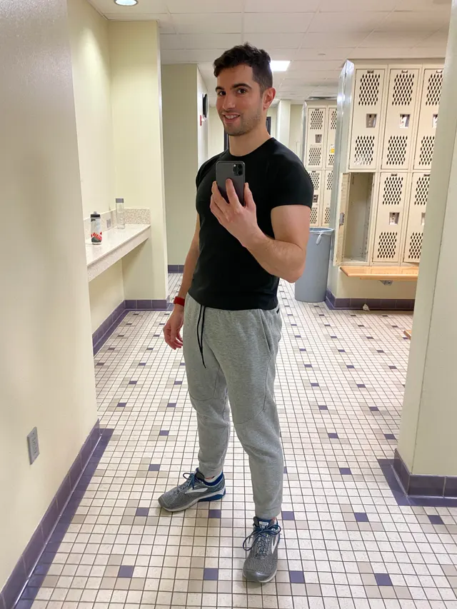 Post-gym, for the gray sweatpants aficionados out there