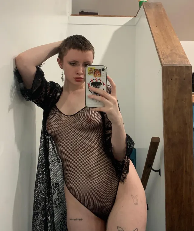 first time posting here, but everyone in this sub is so soft and dreamy looking i feel like i don’t fit as well