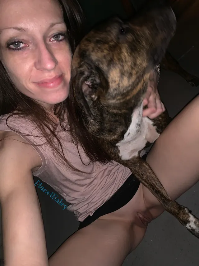 Someone decided to photobomb my picture, but I think she takes too much attention away from me :p