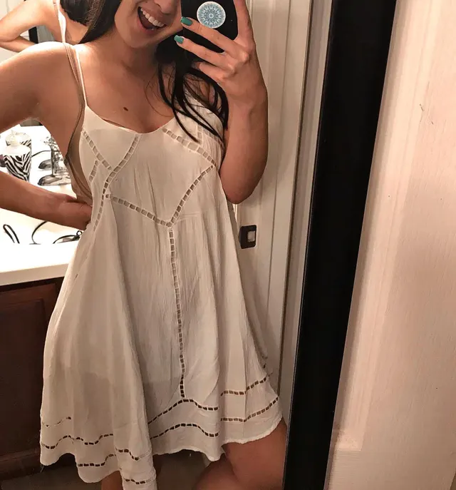 I love white dresses ☺️
