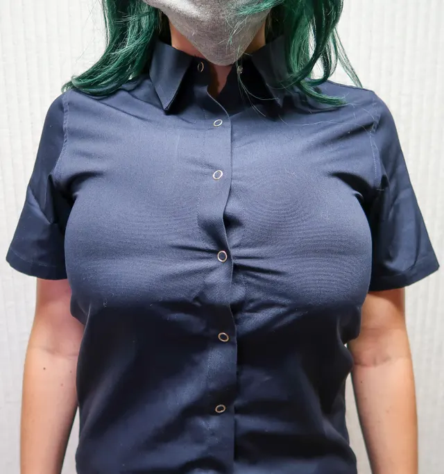 Wanna see me pop this poor little button? 😋