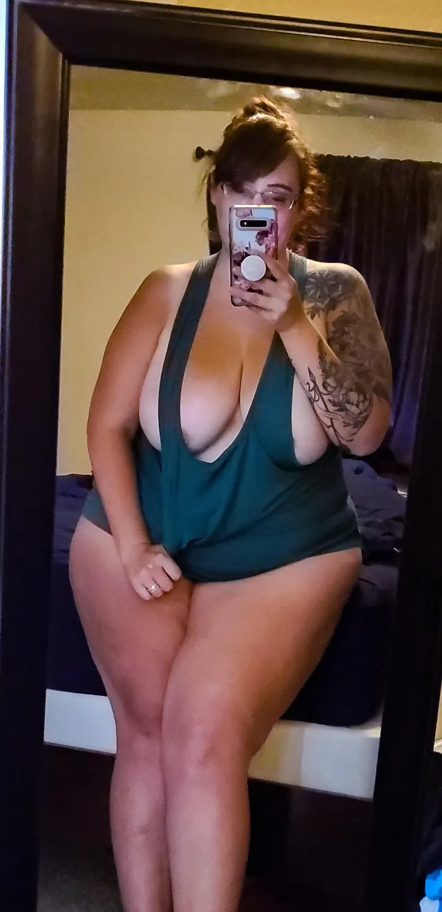 By far my favorite outfit to wear 😜😜 any guess why