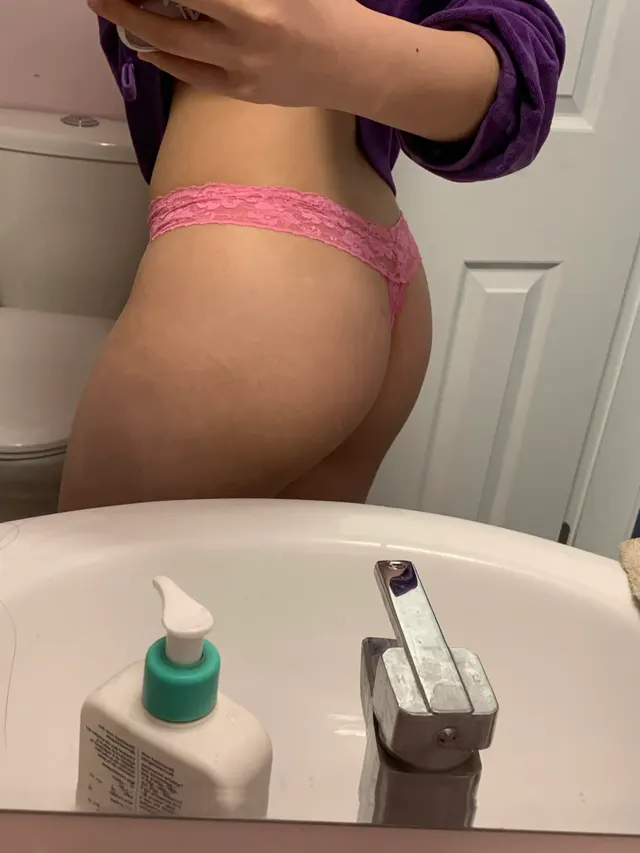 [canada] college asian girl [selling] thongs