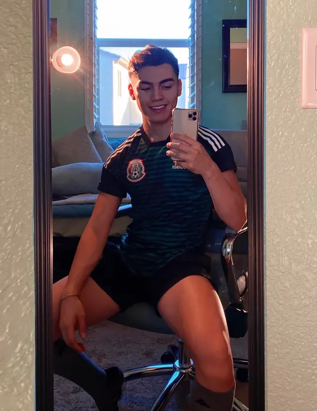 Y’all like jocks? 🙈