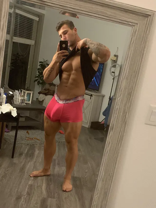 Hello Reddit, new here..I think this sub describes me best. Please show some love ❤️