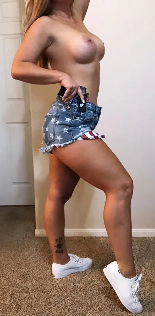 M&P shield 9mm for this mom! 🍑