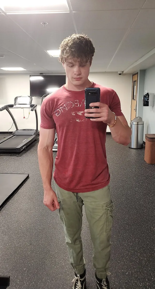 Just hittin the hotel gym and thought I looked sorta cute