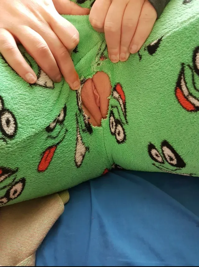 (F)ree use easy access hole