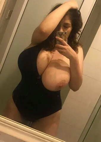 ain’t nothing like some white milf titties👌🏾👌🏾