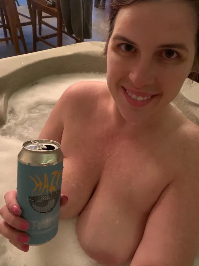 Hazy Strainer is a NEIPA by NH’s Kettlehead Brewing.