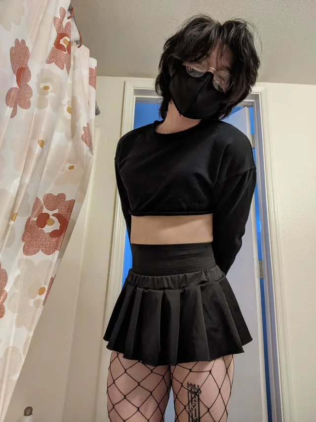 All black today 🖤