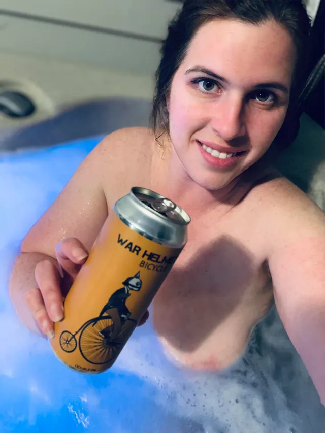 Cheers to all the beautiful Mom’s out there. I’m drinking a Kettlehead DIPA. This beer is excellent!