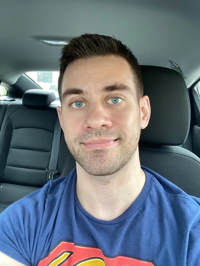 I turned 39 today. I’m scared and excited for the milestone next year 🥳 🍰 🥂