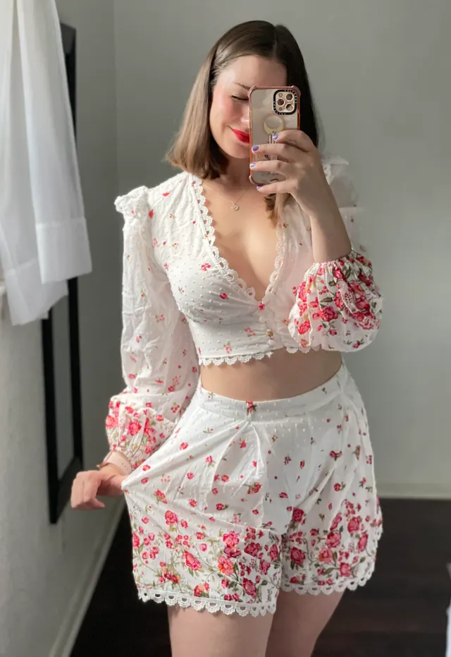 Smiling bc it has pockets 😄 [F]