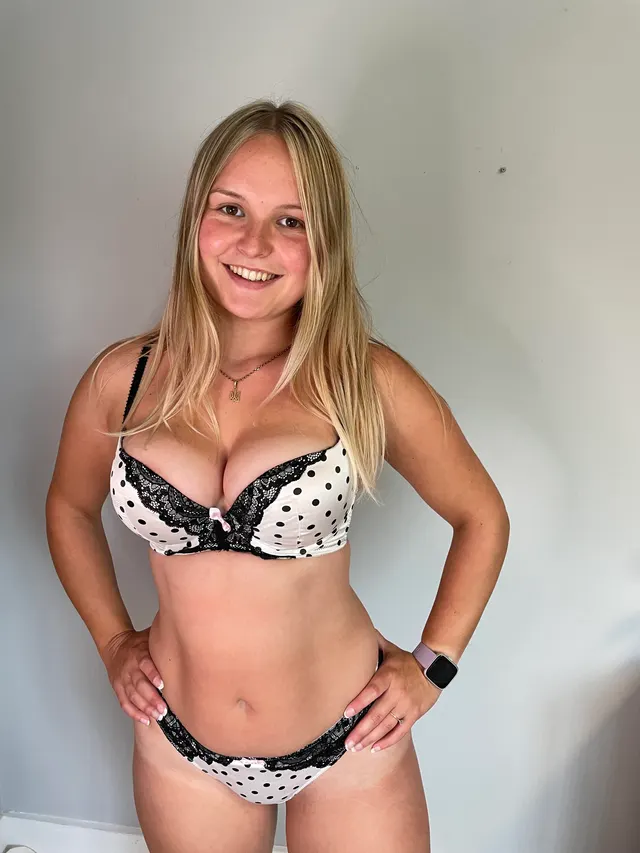 It’s white and black , hope that’s okay :)