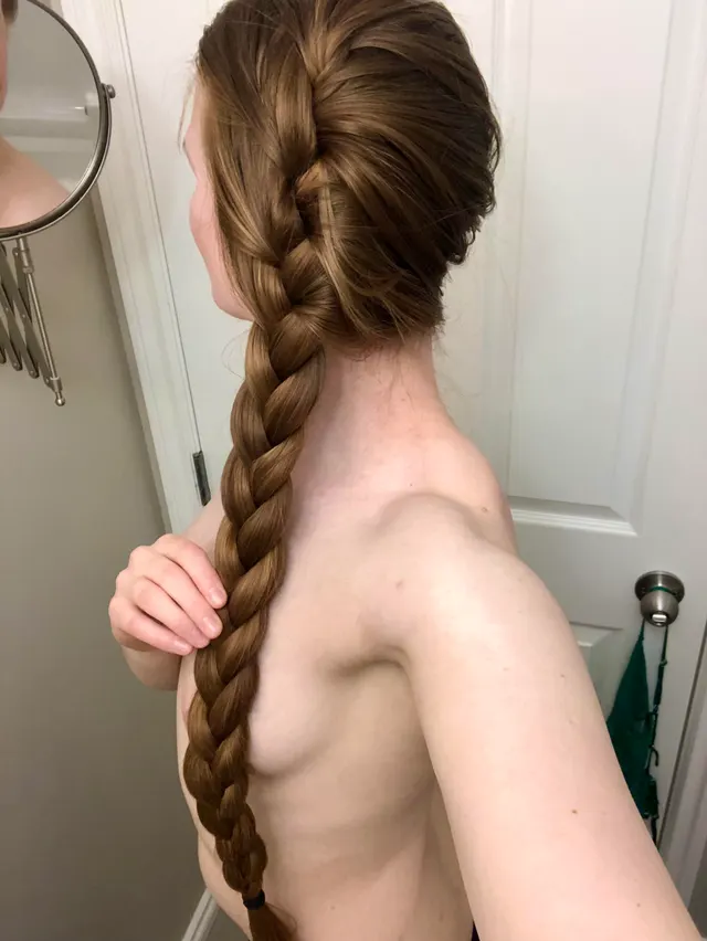 I did a side French braid, I thought it was cute and fun 😍