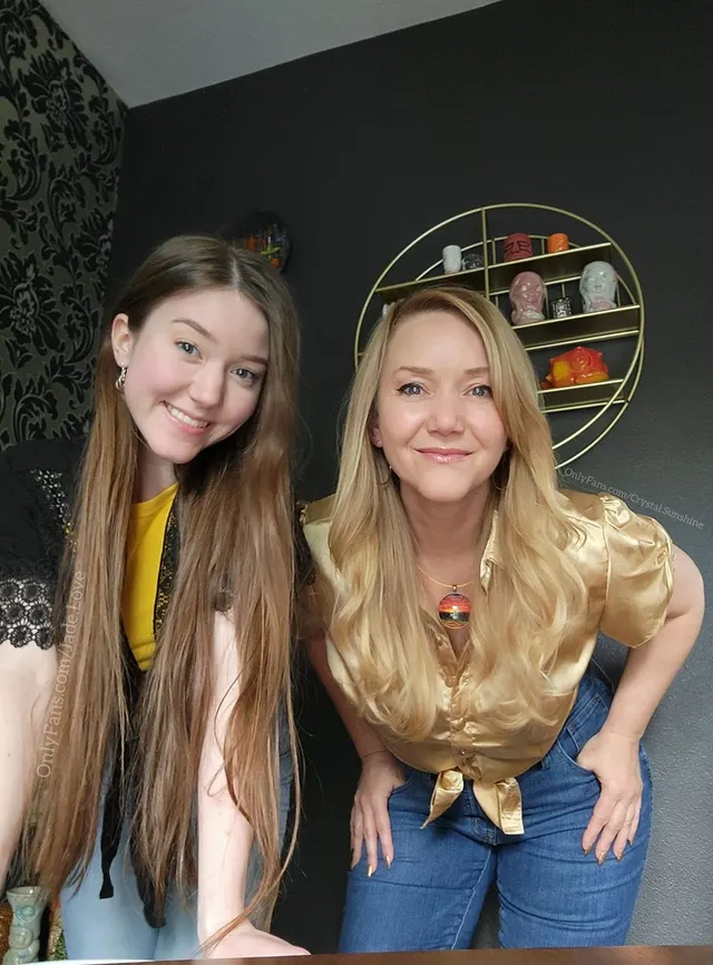 Hot Moms have hot daughters ❤️ [F20] [F48]