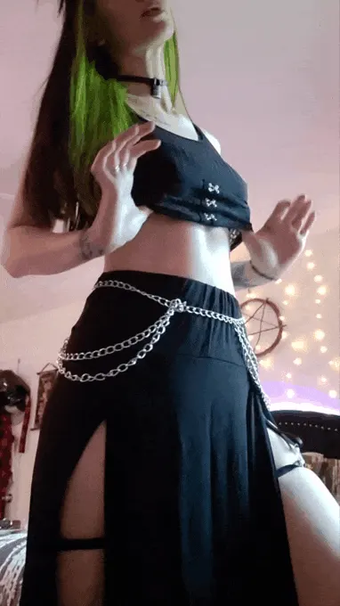 my favorite skirt for windy days