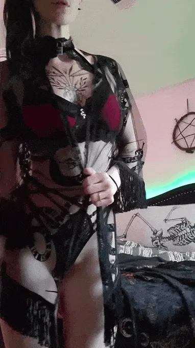 a body that just demands you worship every inch with your tongue