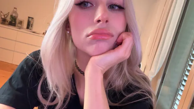 okay okay, take a quick peek