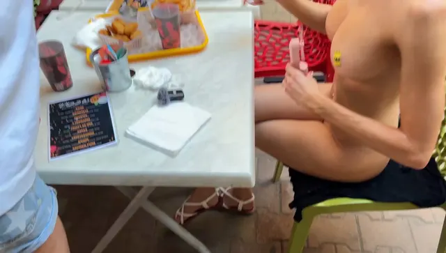 It's time to eat in style