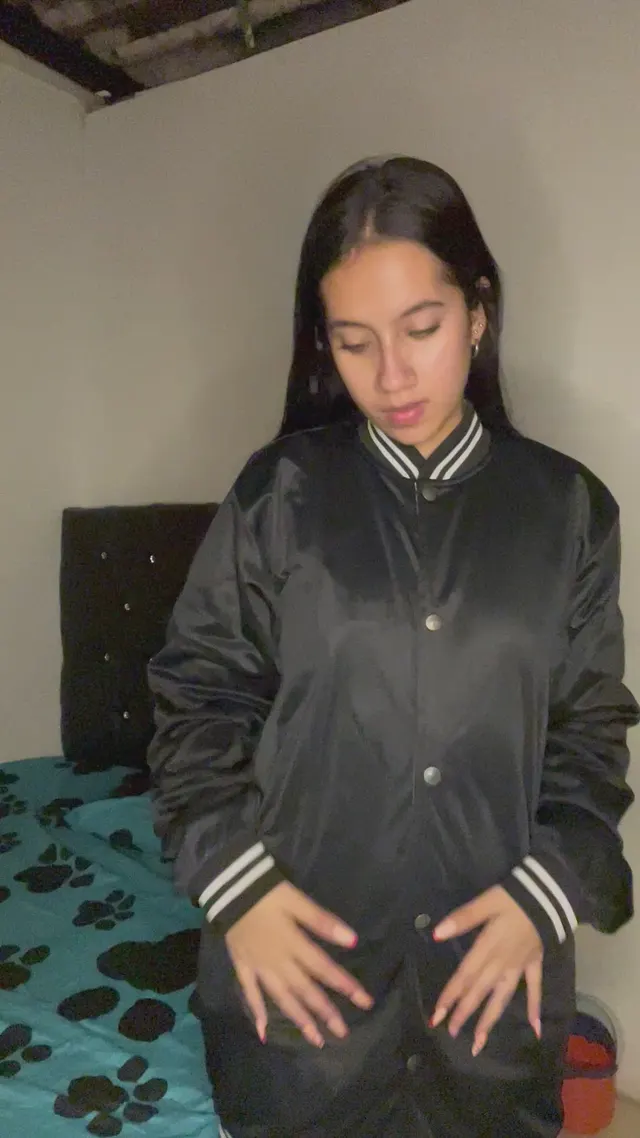 GTA 6 or a 2005 innocent latina?