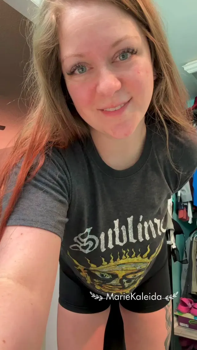 Just your neighborhood mom with some big tits!