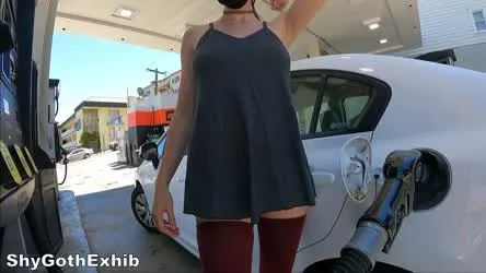 Two ways of flashing in this dress, which do you prefer?