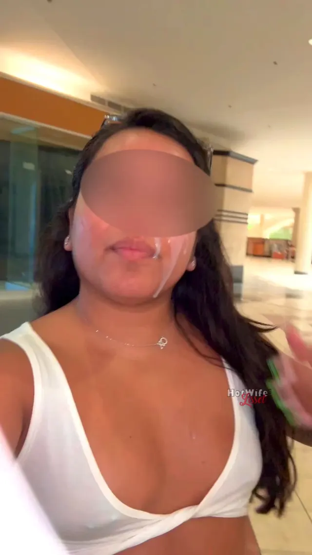 I had a lovely cumwalk in the middle of the mall 