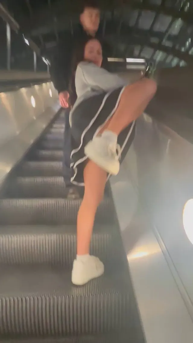 the guy on the tube escalator was surprised I flashed