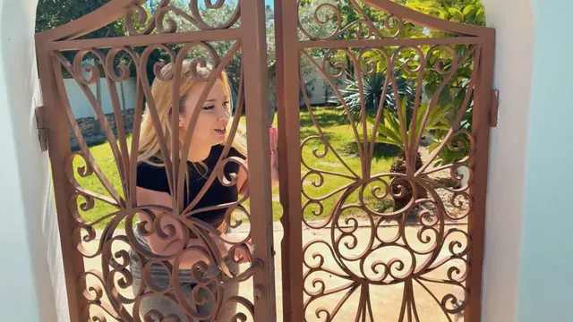 Escapology Training for Lil Missy Day 1